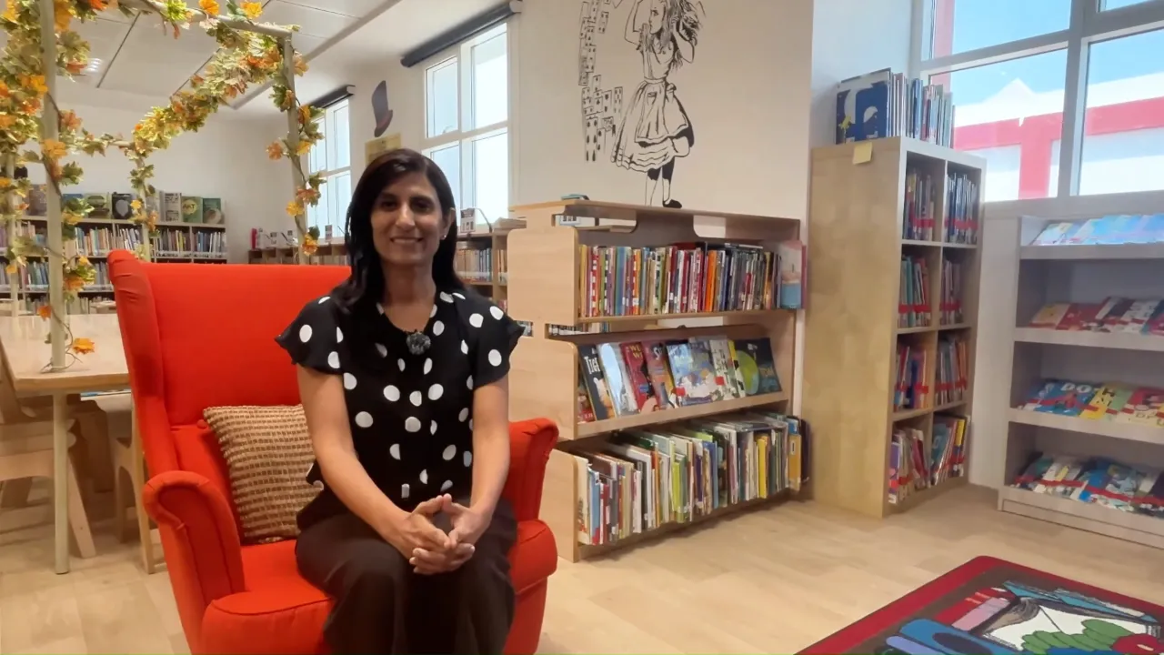 Mrs Asha Wadhwani